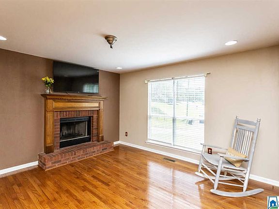4th image of 1893 Pebble Lake Dr