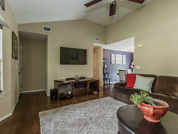 4th image of 65 Priscilla Ave