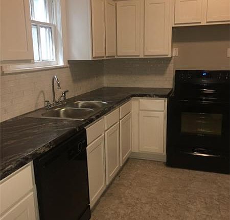 3rd image of 3001 Sanger Ave