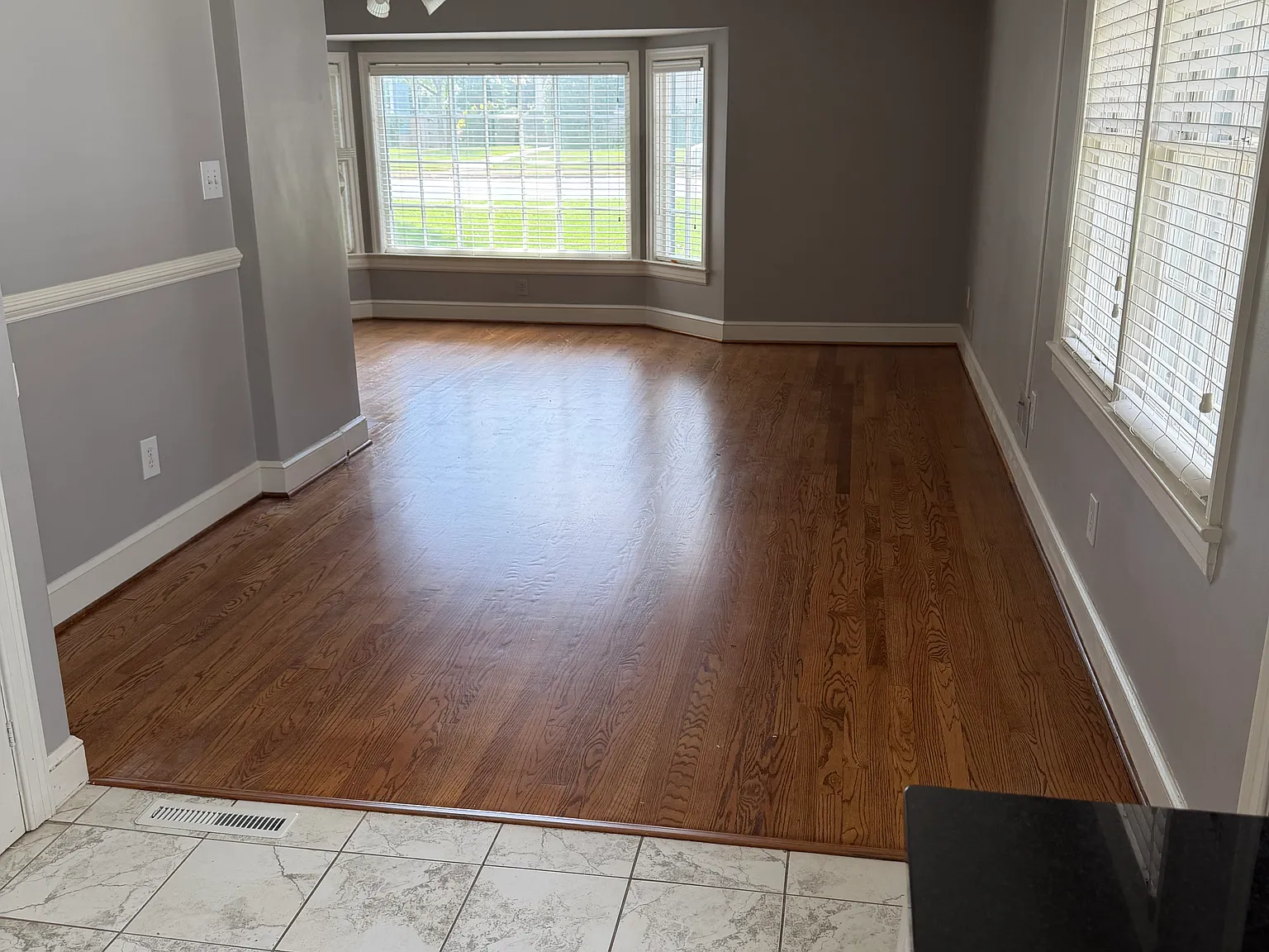 3 bed, 1.5 bath, 1284 sqft, $2,100 — Photo 3