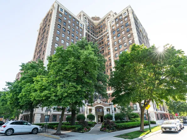 5555 S Everett Ave #5E, Chicago, IL 60637
