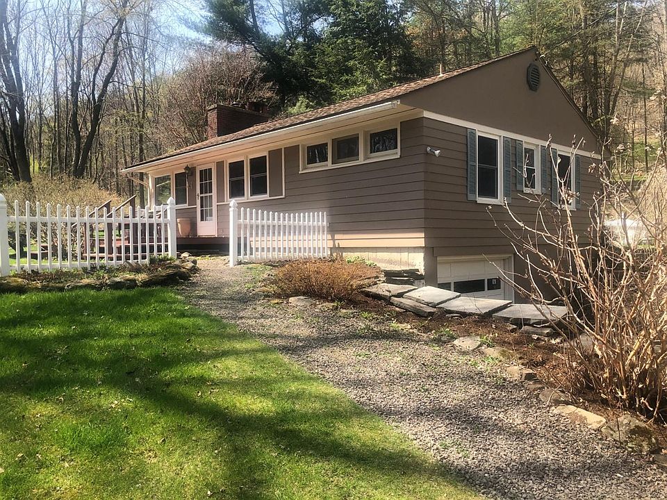 1st image of 6 Linda Ln