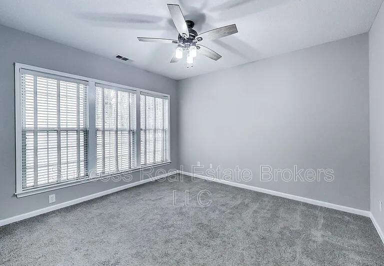1645 Heyford Cir NW — Photo 7