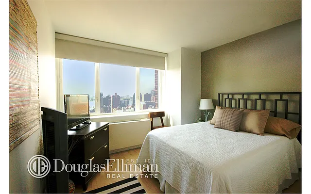 Rented by Douglas Elliman | media 31