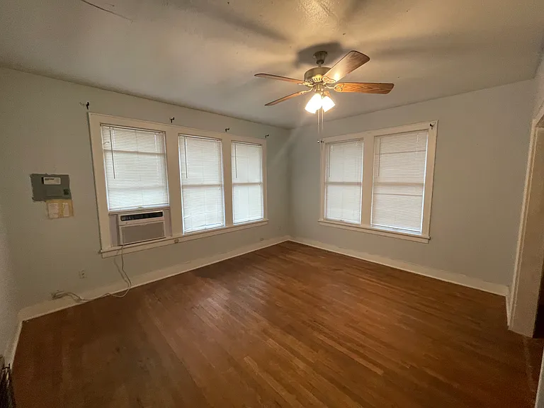 547 E Wilkinson St #1/2 — Photo 5