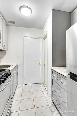 Rented by Anchor Associates | media 14
