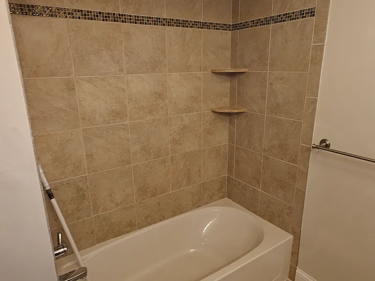 4607 Aicholtz Rd — Photo 9