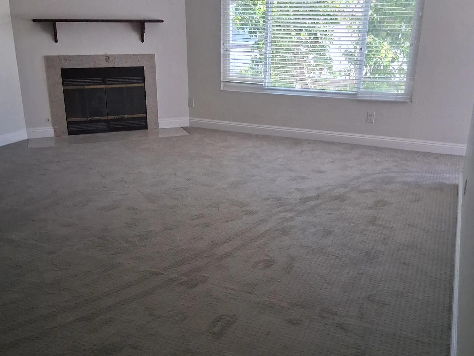 3 bed, 1348 sqft, $3,100 — Photo 2