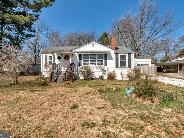 483 Skyview Ln, Toccoa, GA 30577