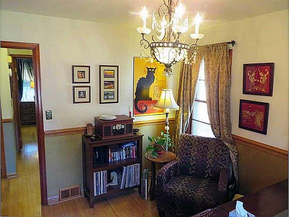 5th image of 221 Maiden Ln