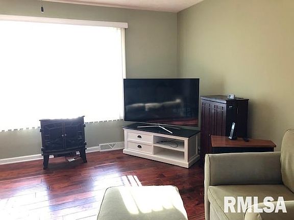 4th image of 1717 88th Ave W