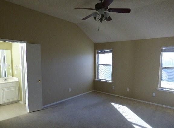 4th image of 130 Logan Ln