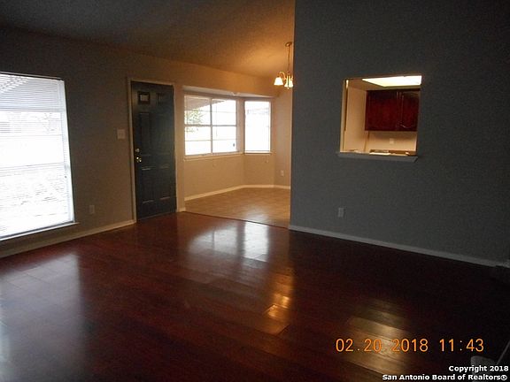 5th image of 1312 Longmont St