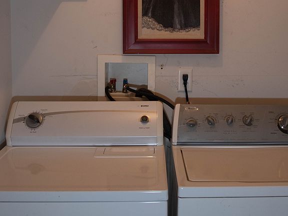 3rd image of 462 W 104th St