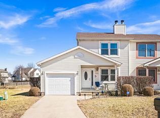 1314 Beacon Hill Ct, Normal, IL 61761