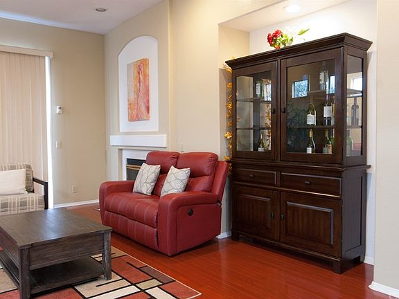 2nd image of 2714 La Salle Pointe