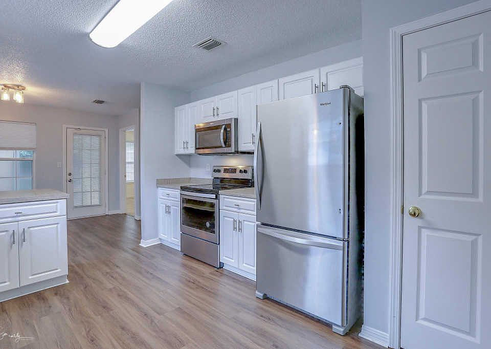 1st image of 762 Pearl Sand Dr