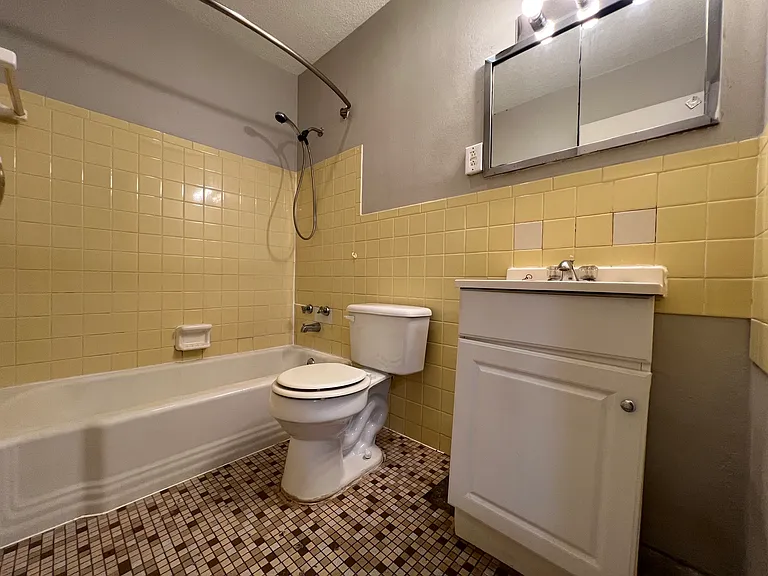 2405 Patrick Dr #5 — Photo 7