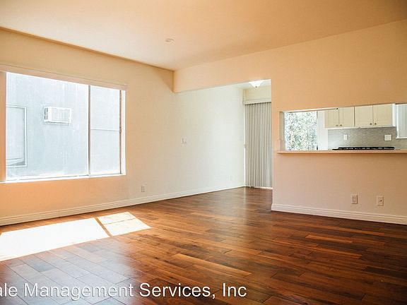 5th image of 1349 N Martel Ave APT 08
