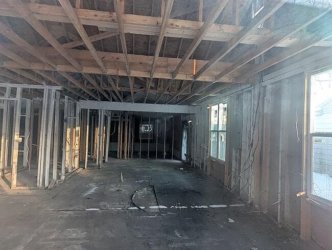 2nd image of 1706 Robertson Ave