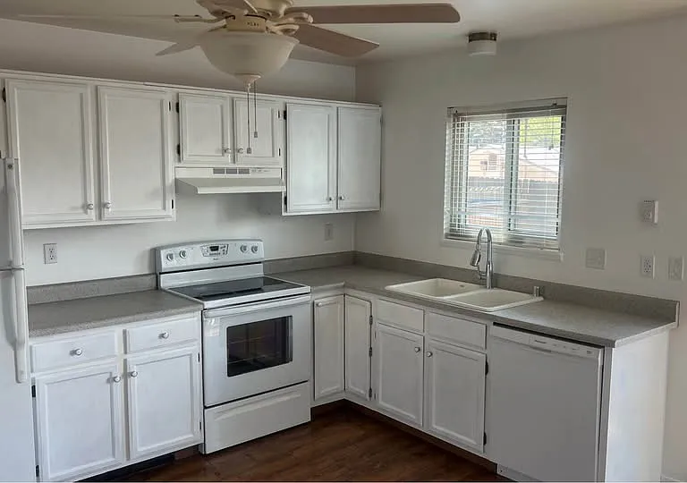 725 Alexander Rd — Photo 2