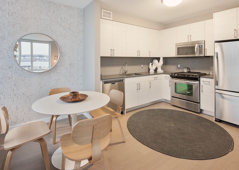 2nd image of 1 N 4th Pl APT 25G