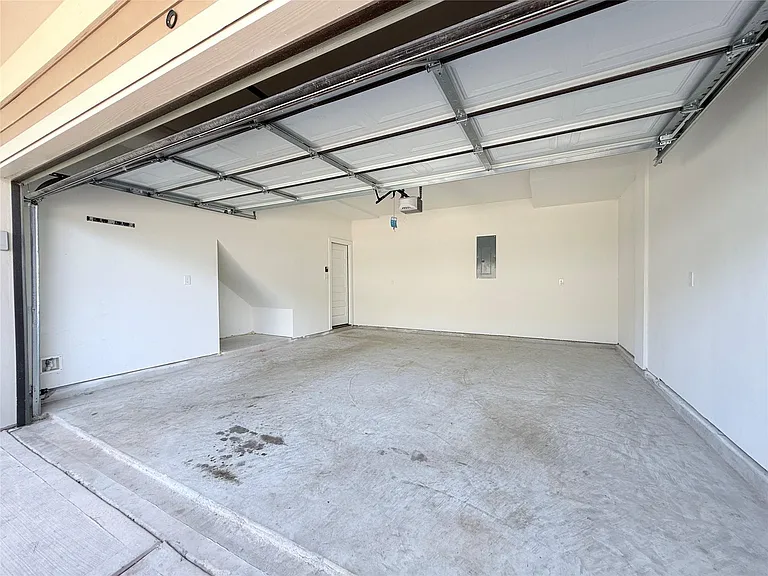 16575 Oasis Glade Dr — Photo 43