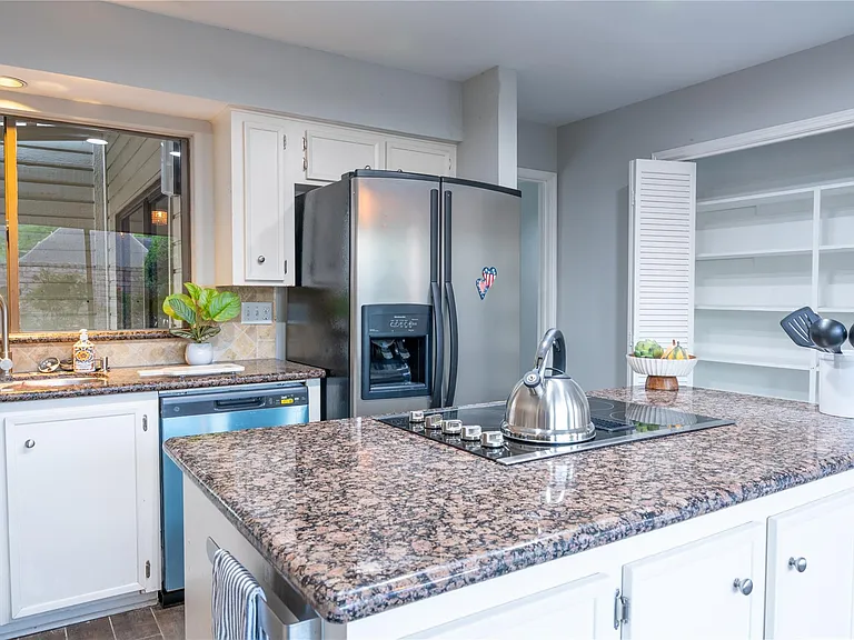 12226 Ravenmoor Dr — Photo 6