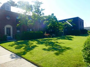65 Hilbert St APT 3C, Hempstead, NY 11550
