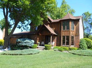 19 Kate Land Ct, Getzville, NY 14068