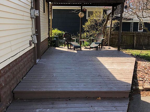 5th image of 315 W 21st St