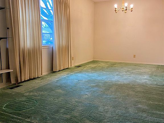 5th image of 303 N B Ave