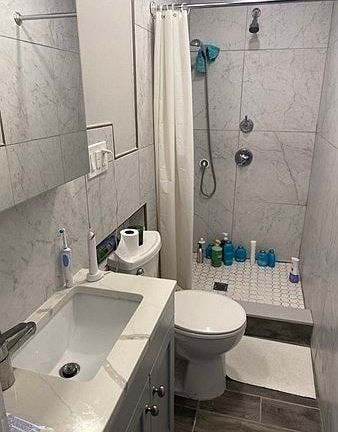 3rd image of 254 Windsor St APT 2R