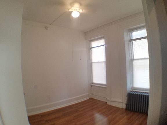 Main Room w Ceiling Fan