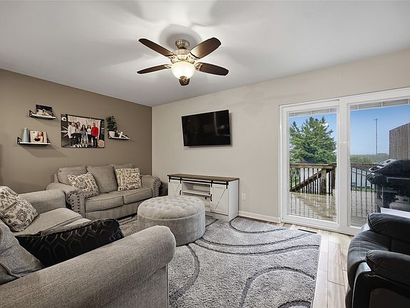 2nd image of 410 W Main St APT 1