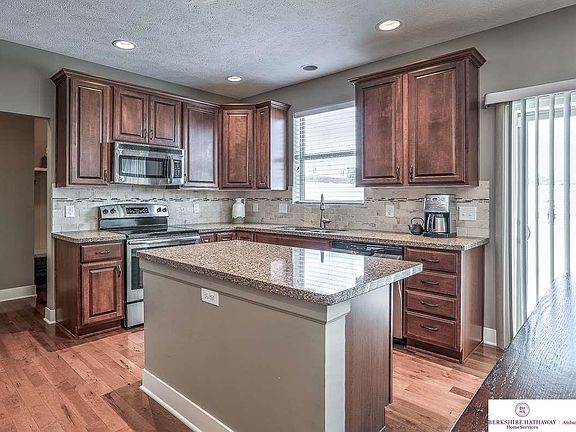 5th image of 7502 S 191st St