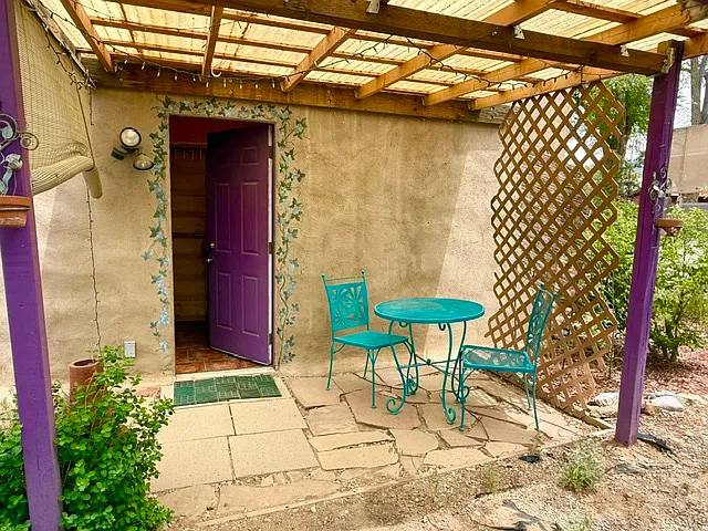 104 Avenue De Las Velasquez — Photo 4