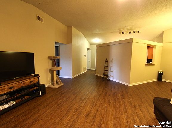 5th image of 16723 Hunting Valley St