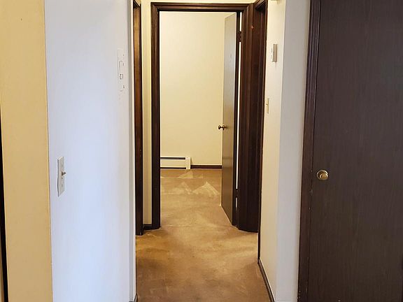 3rd image of 833 Garden Ave APT 8