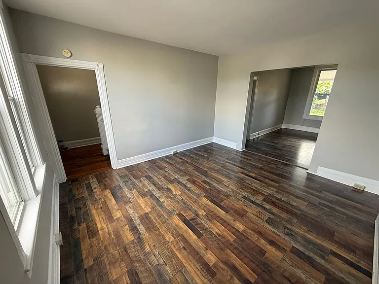 410 Wolf Ave — Photo 3