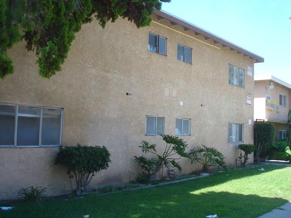 1st image of 1676 E Kingsley Ave
