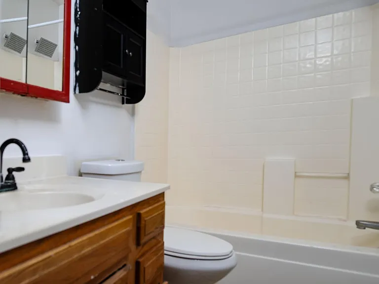 541 W Melrose Dr — Photo 13