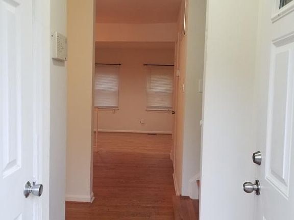 2nd image of 5903 Applegarth Pl