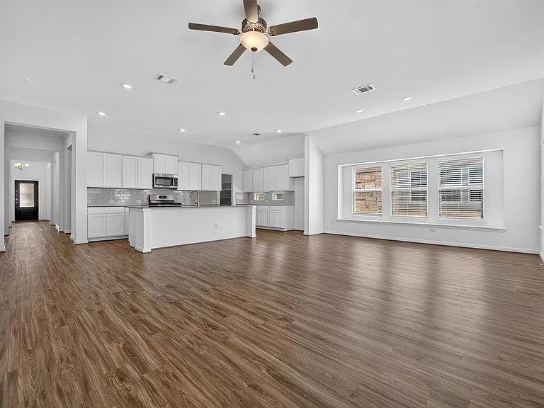 516 Panzano Dr — Photo 5