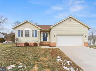 5 Victor Dr, Biglerville, PA 17307