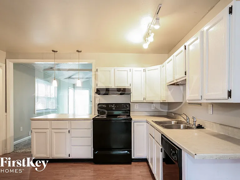 505 Vista Dr — Photo 6