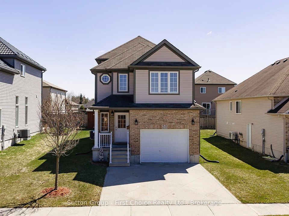 1st image of 670 Reid Cres