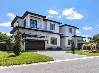 944 31st Ter NE, Saint Petersburg, FL 33704