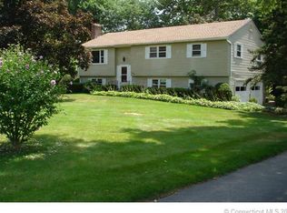 39 Stacy Dr, Windsor, CT 06095