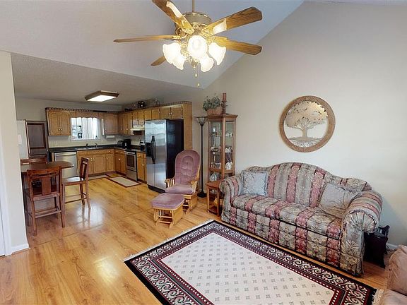 2nd image of 3864 Gibson Dr NE